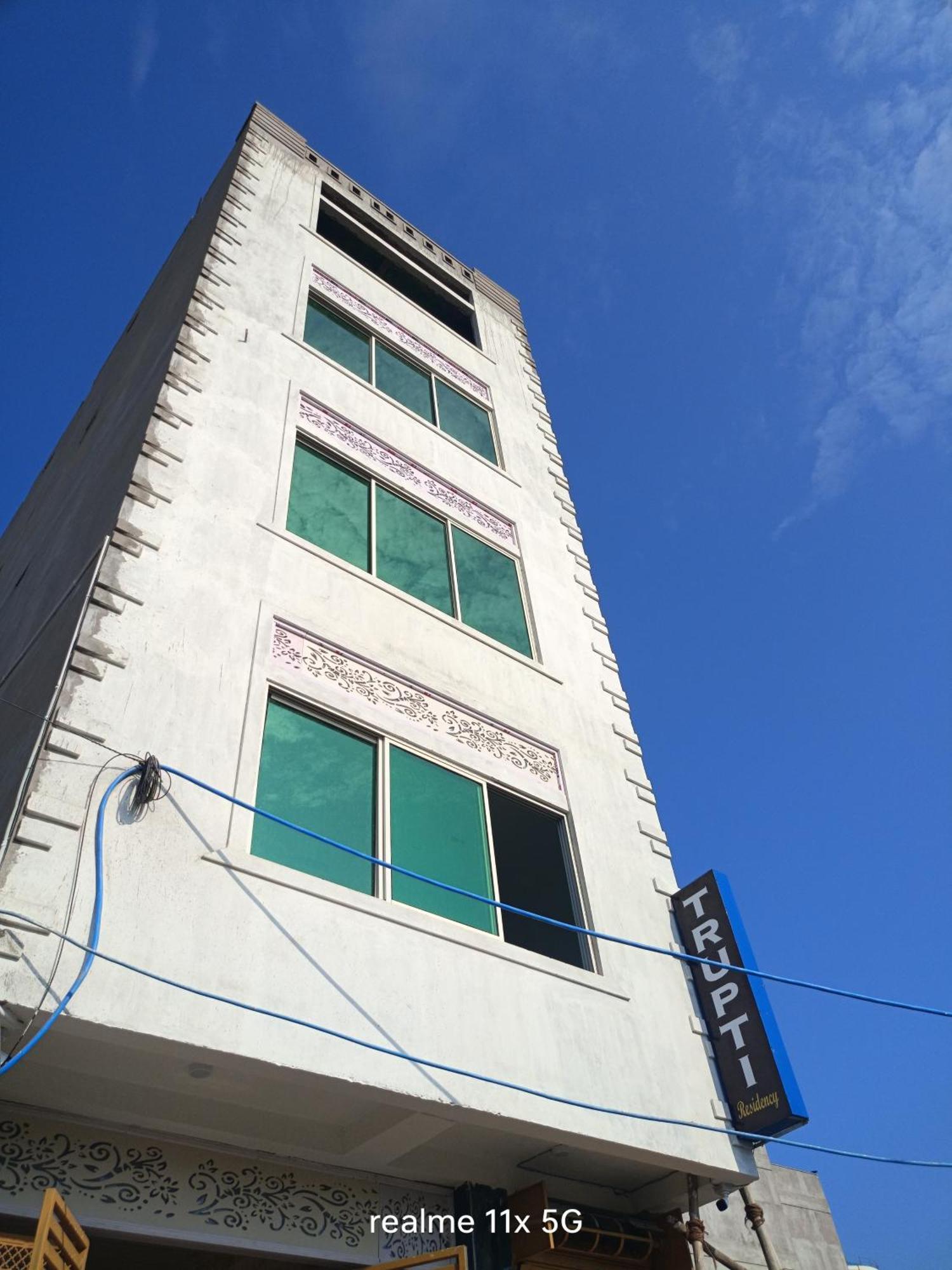 Hotel Trupti Residency プリ エクステリア 写真